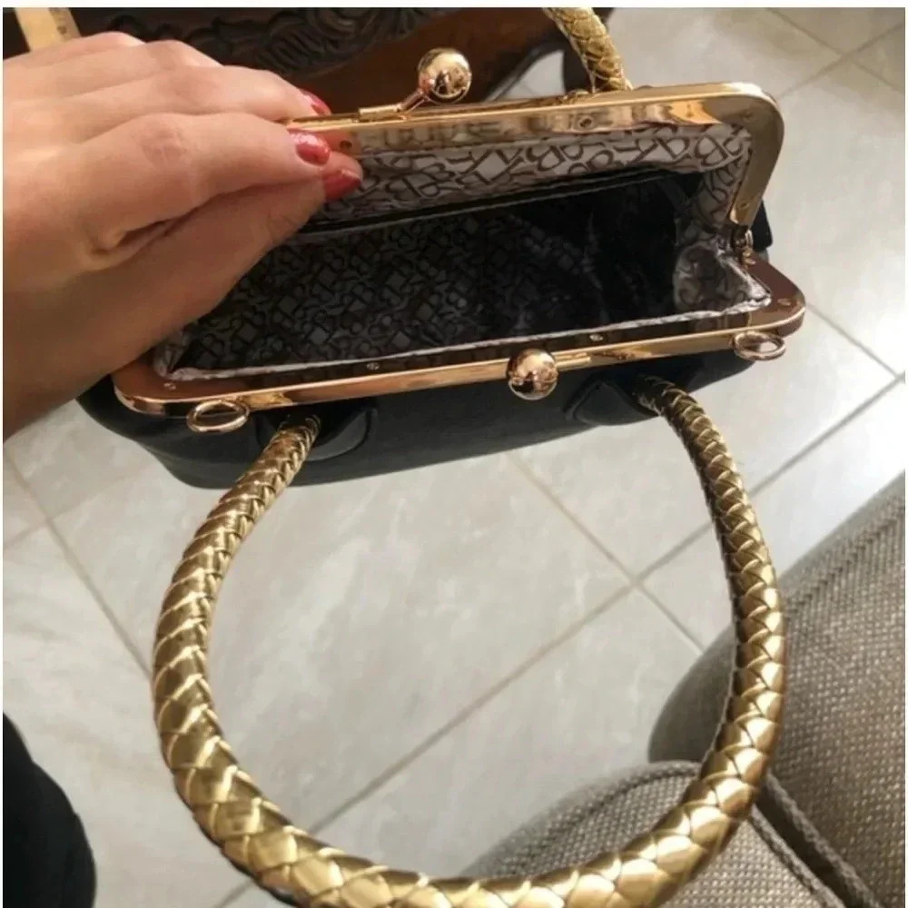 NWOT Elegant Night Hand Bag /Crossbody - Picture 4 of 8